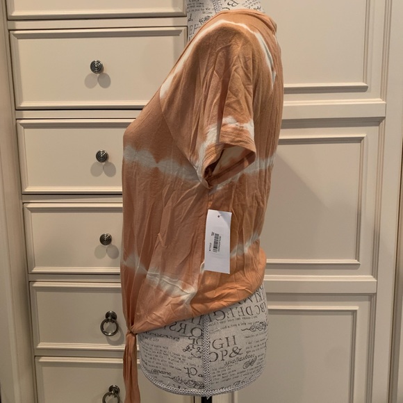 NWT ultra flirt Tie-Dye V-Neck T-Shirt with Front Tie - Picture 2 of 3